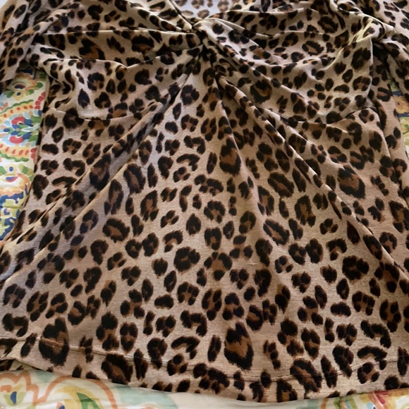 Confortable and beautiful cheetah long sleeve top - Picture 2 of 4